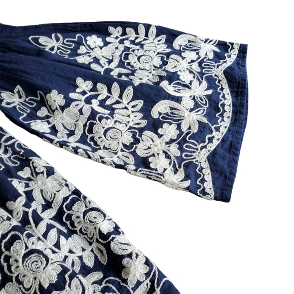 Rockin c off the shoulder navy blue and white embroidery top bell sleeve small - Picture 5 of 7